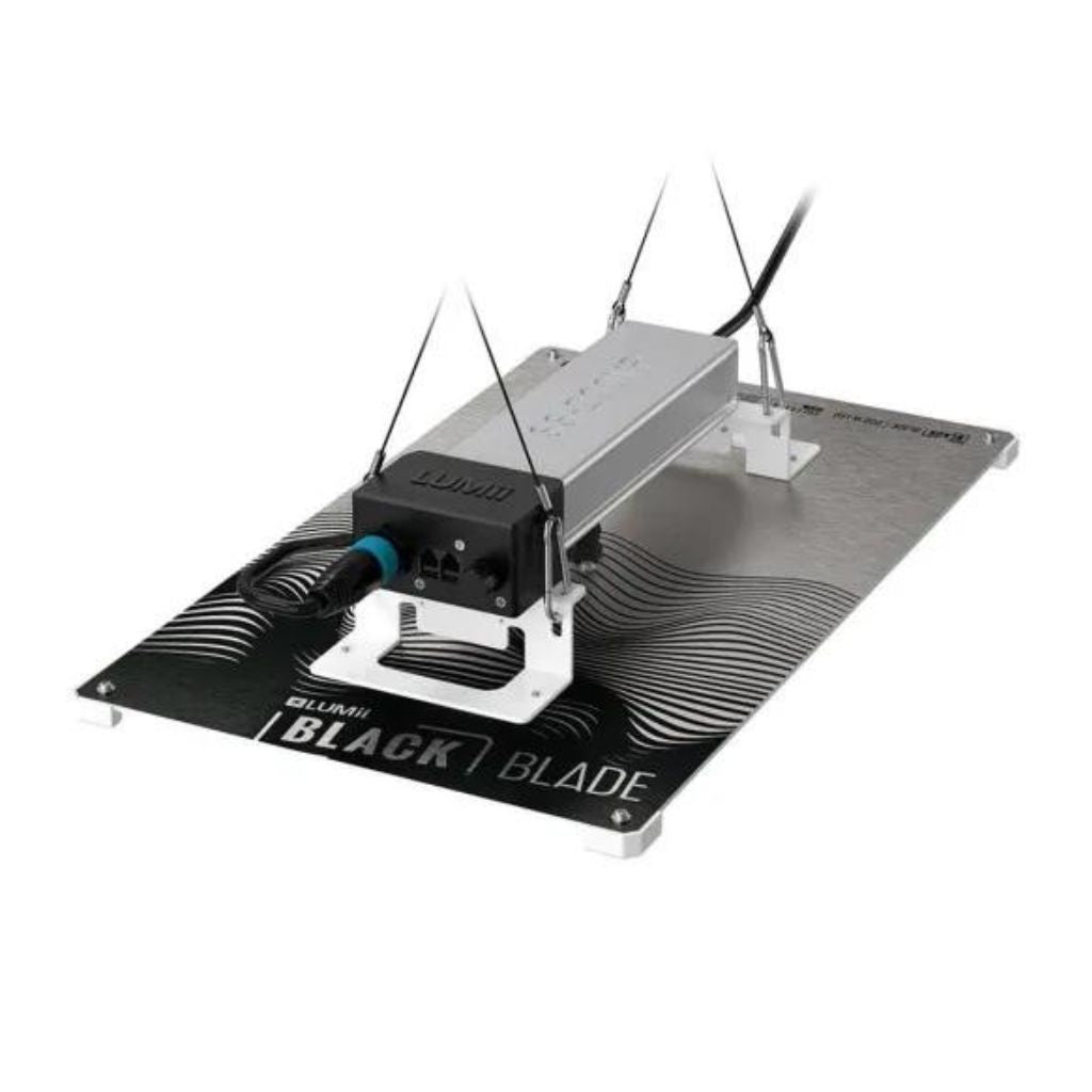 Lumii Black Blade 200w LED Grow Light